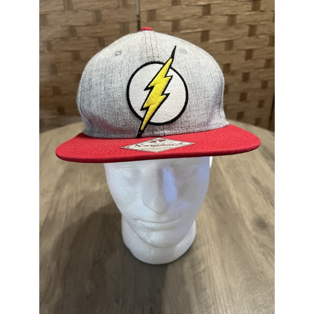 DC Comics The Flash Vintage Flat Bill SnapBack Hat Cap Gray and Red Embroidered